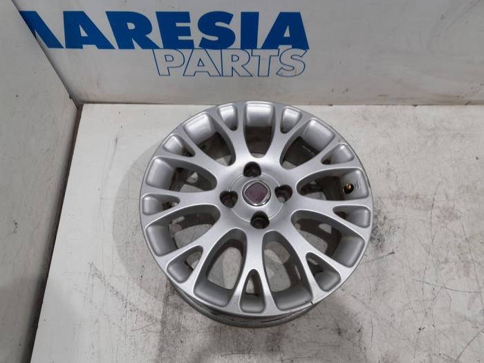Begagnade Hjul Fiat Punto Evo (199) 1.4 Pris € 75,00 Marginaltabell erbjuds av Maresia Parts