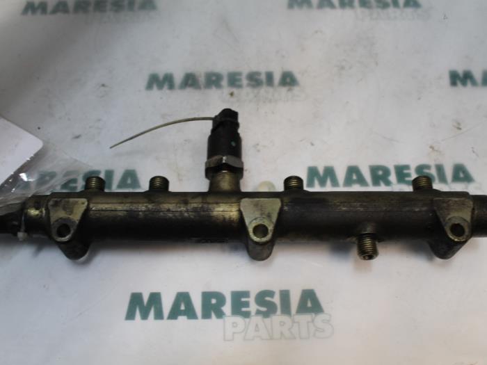 Usagé Système d'injection Fiat Ducato (243/244/245/247) 2.3 JTD 16V 15 Prix € 127,05 Prix TTC proposé par Maresia Parts