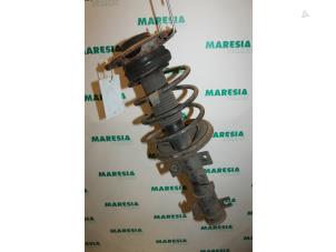 Usagé Barre amortisseur avant gauche Lancia Lybra SW 1.8 16V VVT Prix € 40,00 Règlement à la marge proposé par Maresia Parts