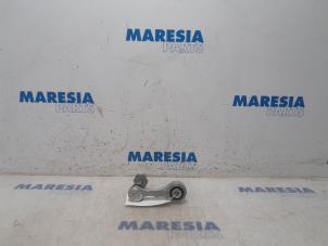 Used Rear wishbone, left Alfa Romeo Stelvio (949) 2.2d 16V 210 Q4 Price € 25,00 Margin scheme offered by Maresia Parts