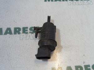 Used Windscreen washer pump Renault Express/Rapid/Extra 1.9 D Price € 12,10 Inclusive VAT offered by Maresia Parts