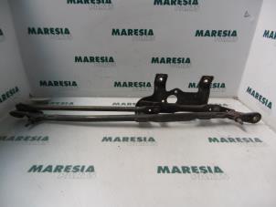 Używane Mechanizm wycieraczki Alfa Romeo 146 (930B) 1.9 TD Cena € 25,00 Procedura marży oferowane przez Maresia Parts
