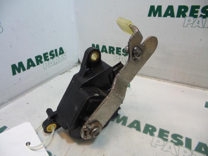 Begagnade Gaspedalsensor Renault Megane II (BM/CM) 1.5 dCi 80 Pris € 29,99 Marginaltabell erbjuds av Maresia Parts