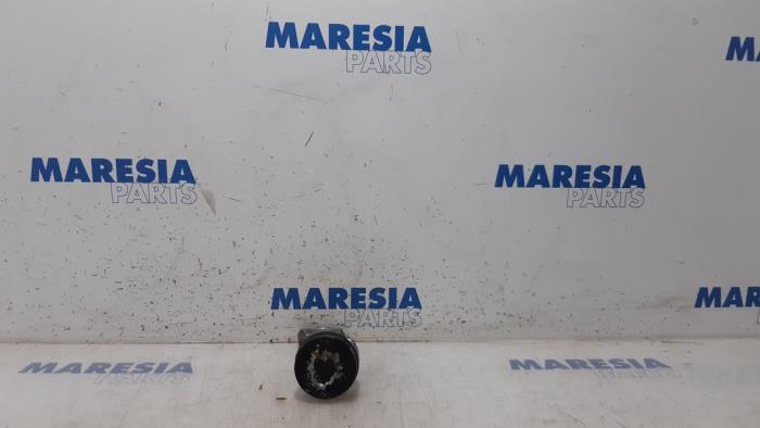 Używane Tlok Peugeot 208 I (CA/CC/CK/CL) 1.6 Vti 16V Cena € 50,00 Procedura marży oferowane przez Maresia Parts