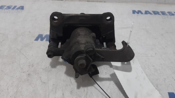 Rear brake calliper, left from a Peugeot Expert (VA/VB/VE/VF/VY) 2.0 Blue HDi 180 16V 2017