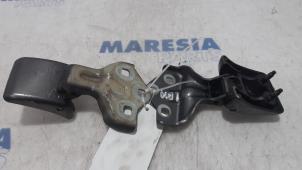 Used Rear door hinge, left Peugeot Expert (VA/VB/VE/VF/VY) 2.0 Blue HDi 180 16V Price € 90,75 Inclusive VAT offered by Maresia Parts