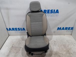 Used Seat, right Renault Kangoo/Grand Kangoo (KW) 1.6 16V Hi-Flex Price € 157,50 Margin scheme offered by Maresia Parts