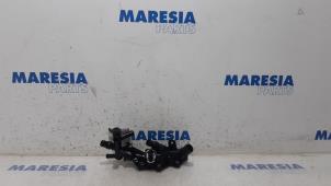 Used Thermostat housing Renault Captur (2R) 1.2 TCE 16V EDC Price € 45,00 Margin scheme offered by Maresia Parts