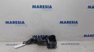 Used Rear bumper bracket, left Citroen C4 Cactus (0B/0P) 1.2 PureTech 82 12V Price € 20,00 Margin scheme offered by Maresia Parts