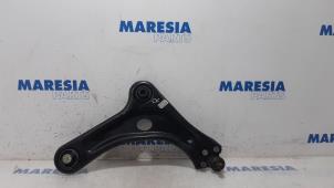 Used Front lower wishbone, right Citroen C4 Cactus (0B/0P) 1.2 PureTech 82 12V Price € 25,00 Margin scheme offered by Maresia Parts
