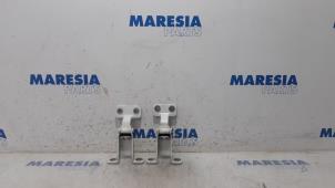 Used Rear door hinge, right Renault Kangoo Express (FW) 1.5 dCi 75 FAP Price € 48,40 Inclusive VAT offered by Maresia Parts