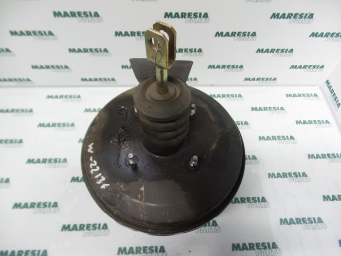 Usagé Servo frein Lancia Lybra 1.8 16V VVT Prix € 35,00 Règlement à la marge proposé par Maresia Parts