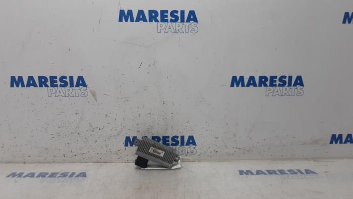Begagnade Relä Renault Zoé (AG) 46kW Pris € 35,00 Marginaltabell erbjuds av Maresia Parts