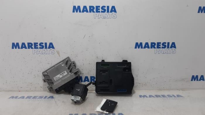 Used Engine management computer Renault Zoé (AG) 46kW Price € 250,00 Margin scheme offered by Maresia Parts
