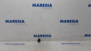 Used Start/stop switch Renault Zoé (AG) 65kW Price € 20,00 Margin scheme offered by Maresia Parts