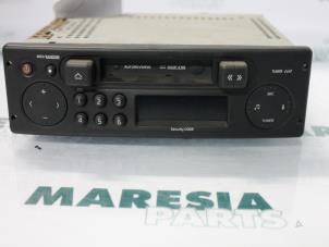 Gebrauchte Radio Renault Kangoo Express (FC) 1.5 dCi 60 Preis € 48,40 Mit Mehrwertsteuer angeboten von Maresia Parts
