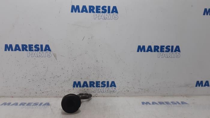 Usados Pistón Peugeot 207/207+ (WA/WC/WM) 1.6 16V GT THP Precio € 50,00 Norma de margen ofrecido por Maresia Parts