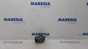 Usados Bomba de vacío (diésel) Peugeot 207 CC (WB) 1.6 HDiF 16V Precio € 35,00 Norma de margen ofrecido por Maresia Parts