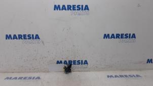 Used Vacuum valve Peugeot 207 CC (WB) 1.6 HDiF 16V Price € 25,00 Margin scheme offered by Maresia Parts