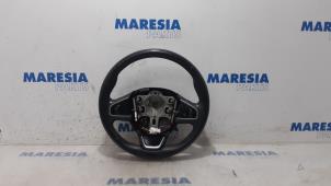 Used Steering wheel Renault Clio IV (5R) 0.9 Energy TCE 90 12V Price € 105,00 Margin scheme offered by Maresia Parts