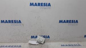 Used Navigation module Renault Clio IV (5R) 0.9 Energy TCE 90 12V Price € 35,00 Margin scheme offered by Maresia Parts
