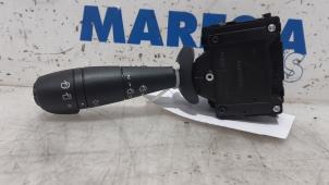 Used Wiper switch Renault Clio IV (5R) 0.9 Energy TCE 90 12V Price € 40,00 Margin scheme offered by Maresia Parts