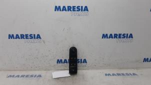 Used Multi-functional window switch Renault Clio IV (5R) 0.9 Energy TCE 90 12V Price € 75,00 Margin scheme offered by Maresia Parts
