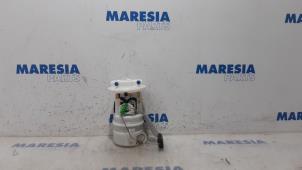 Used Electric fuel pump Renault Clio IV (5R) 0.9 Energy TCE 90 12V Price € 35,00 Margin scheme offered by Maresia Parts