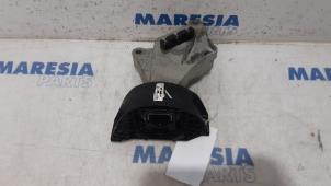 Used Engine mount Renault Clio IV (5R) 0.9 Energy TCE 90 12V Price € 30,00 Margin scheme offered by Maresia Parts