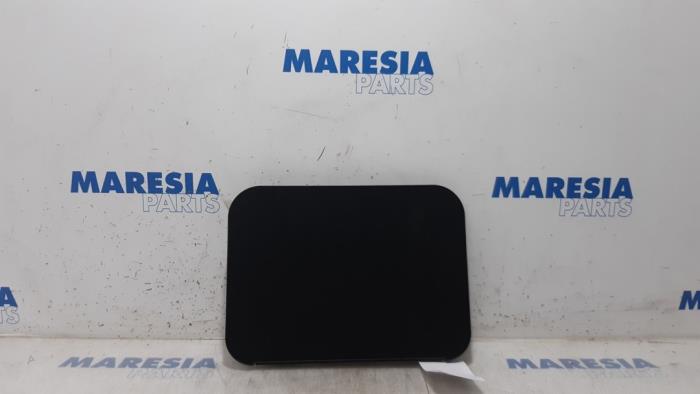 Begagnade Matta Renault Kangoo/Grand Kangoo (KW) 1.6 16V Hi-Flex Pris € 30,00 Marginaltabell erbjuds av Maresia Parts