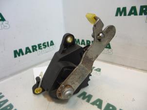 Używane Czujnik polozenia pedalu gazu Renault Scénic II (JM) 1.5 dCi 105 Cena € 40,00 Procedura marży oferowane przez Maresia Parts