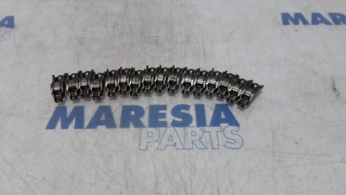 Usagé Culbuteur Peugeot 208 I (CA/CC/CK/CL) 1.6 Vti 16V Prix € 25,00 Règlement à la marge proposé par Maresia Parts