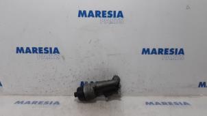 Used Oil filter holder Peugeot 3008 I (0U/HU) 1.6 VTI 16V Price € 40,00 Margin scheme offered by Maresia Parts