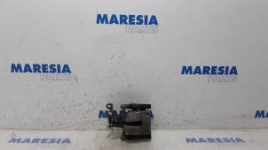 Used Rear brake calliper, right Renault Megane IV Estate (RFBK) 1.5 Energy dCi 95 Price € 50,00 Margin scheme offered by Maresia Parts