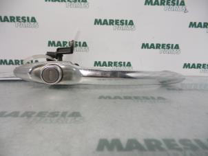 Used Front door handle 4-door, right Alfa Romeo 156 (932) 2.0 Twin Spark 16V Price € 25,00 Margin scheme offered by Maresia Parts