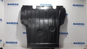 Used Engine protection panel Renault Clio IV (5R) 0.9 Energy TCE 90 12V Price € 49,99 Margin scheme offered by Maresia Parts