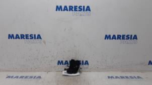 Used Tailgate lock mechanism Renault Zoé (AG) 65kW Price € 14,95 Margin scheme offered by Maresia Parts