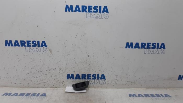 Usados Interruptor combinado de ventanillas Citroen C1 1.0 12V Precio € 15,00 Norma de margen ofrecido por Maresia Parts