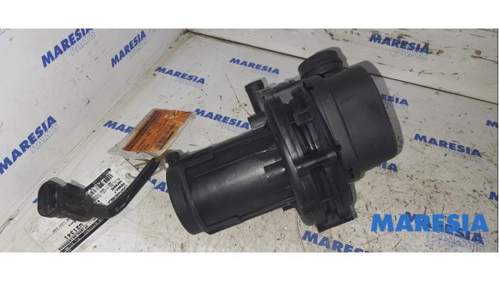 Begagnade Luftflödesmätare Renault Safrane II 2.0 16V RTE,RXE Pris € 45,00 Marginaltabell erbjuds av Maresia Parts