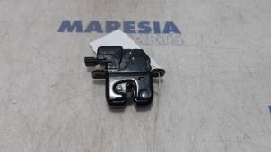 Usagé Mécanique de verrouillage hayon Renault Megane III Berline (BZ) 1.5 dCi 105 Prix € 35,00 Règlement à la marge proposé par Maresia Parts