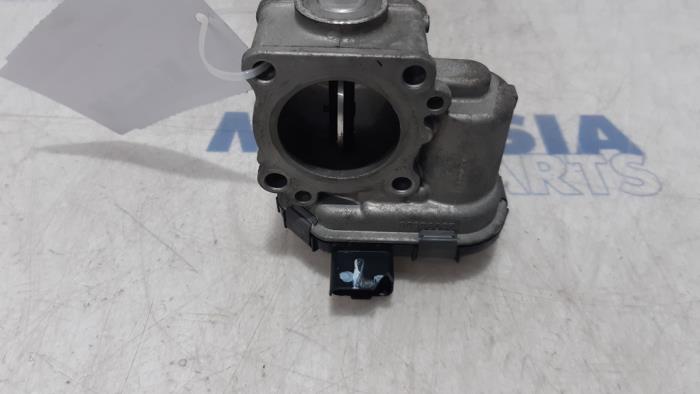 Throttle body from a Citroën Jumpy (G9) 1.6 HDI 2015
