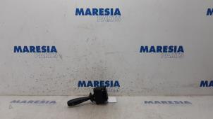 Used Wiper switch Renault Clio IV (5R) 0.9 Energy TCE 90 12V Price € 50,00 Margin scheme offered by Maresia Parts