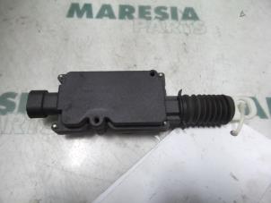 Used Tailgate lock mechanism Citroen C3 Pluriel (HB) 1.6 16V Price € 25,00 Margin scheme offered by Maresia Parts