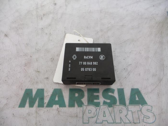Used Convertible computer Renault Megane (EA) 1.6 16V Sport Price € 65,00 Margin scheme offered by Maresia Parts
