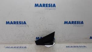 Used Rear door handle 4-door, right Renault Clio IV (5R) 0.9 Energy TCE 90 12V Price € 25,00 Margin scheme offered by Maresia Parts