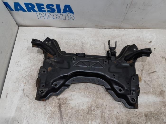 Usados Subchasis Peugeot 307 CC (3B) 2.0 16V Precio € 49,99 Norma de margen ofrecido por Maresia Parts
