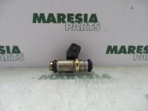 Używane Wtryskiwacz (wtrysk benzyny) Fiat Strada (178/278) 1.2 Cena € 20,00 Procedura marży oferowane przez Maresia Parts