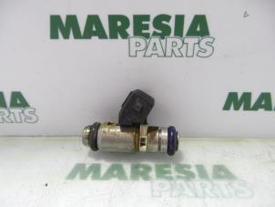 Używane Wtryskiwacz (wtrysk benzyny) Fiat Strada (178/278) 1.2 Cena € 20,00 Procedura marży oferowane przez Maresia Parts