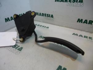 Used Throttle pedal position sensor Renault Megane II Grandtour (KM) 1.5 dCi 80 Price € 35,00 Margin scheme offered by Maresia Parts