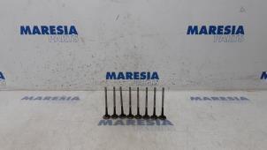 Used Exhaust valve Renault Master IV (FV) 2.3 dCi 145 16V FWD Price € 42,35 Inclusive VAT offered by Maresia Parts